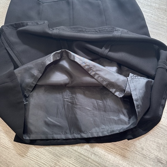 Jones Wear black women’s skirt. Size 12 - Picture 8 of 11